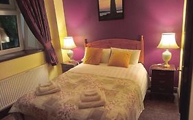 Buggle'S Pub And Accommodation